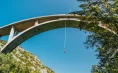 Adrenalingeladenes Bungee Jumping und Zipline in Solkan