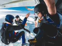 Skydive Ljubljana - Sprung im Tandem mit Au&szlig;enkamera f&uuml;r eine Person