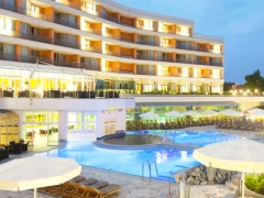 Hotel Livada Prestige - Nočitev s polpenzionom in karta za golf