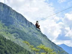 Adrenalingeladene Zipline-Fahrt f&uuml;r eine Person in Bovec