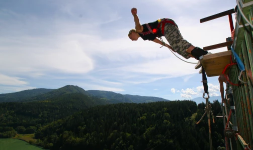 Adrenalinski bungee jumping u Austriji