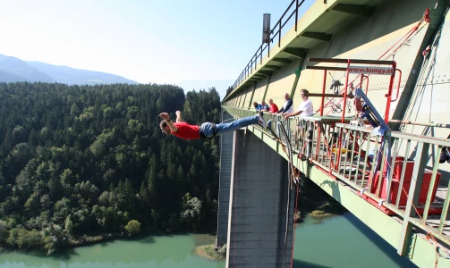 Adrenalinski bungee jumping u Austriji