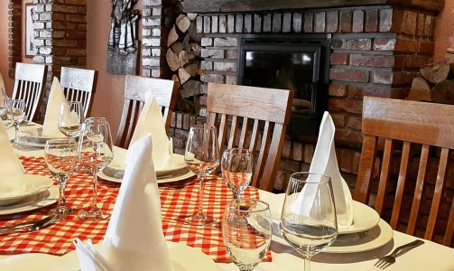 Restaurant Zlatni Lug - 3 Gänge nach Wahl des Küchenchefs und ein Glas Wein