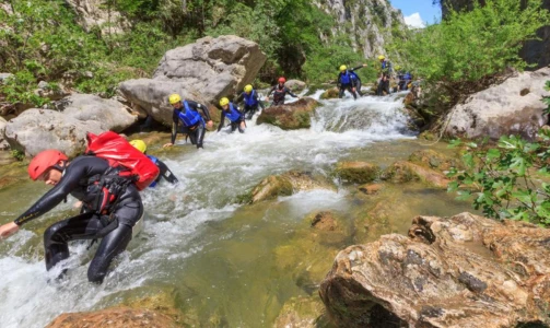 Extreme rafting na rijeci Cetini