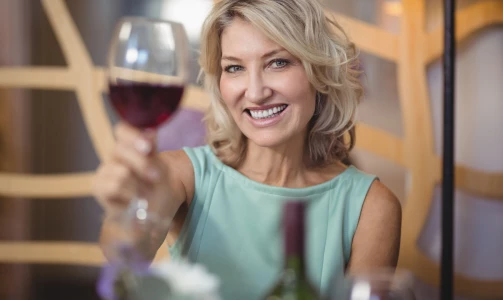 Vina Poljšak – Verkostung von 4 Weinsorten mit einem Teller Schinken und Käse für 4 Personen