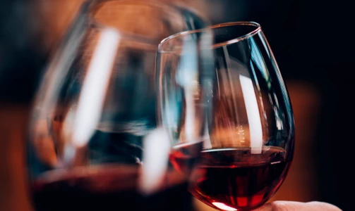 Vina Poljšak – Verkostung von 4 Weinsorten mit einem Teller Schinken und Käse für 4 Personen