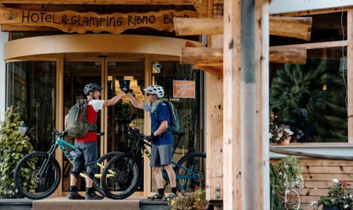Hotel Ribno Bled - nočitev z zajtrkom v superior sobi z balkonom