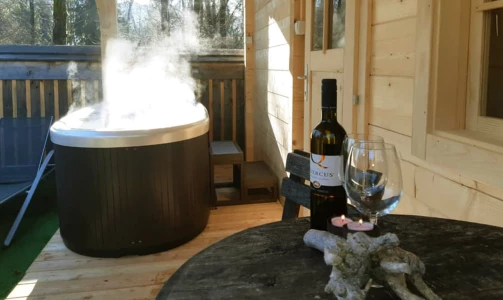 Romantic getaway for 2 in Camp Menina
