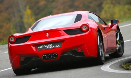 Vožnja po pisti s Ferrarijem u Milanu (2 kruga)