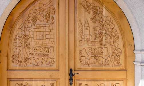 Vinska klet Tavčar - Teranova degustacija in domača pojedina za 4 osebe