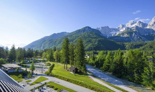 Zugang zum Schwimmbad und zu den Saunen sowie eine Partie Squash im Wellness Špik