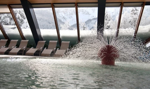 Zugang zum Schwimmbad und zu den Saunen sowie eine Partie Squash im Wellness Špik