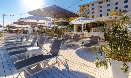 Preživite dve noči v sproščenem razkošju v Brown Beach House