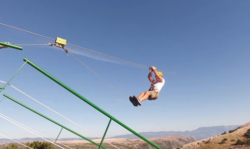 Razburljiv zipline spust EDISON in izposoja SUP desk