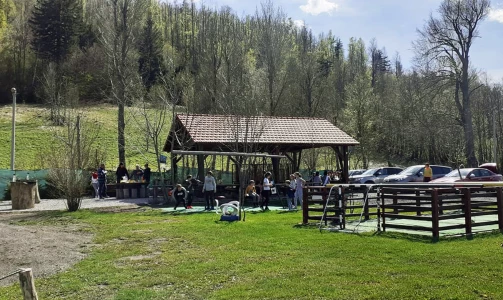 Adrenalinski poligon i zipline u zabavnom adrenalinskom parku
