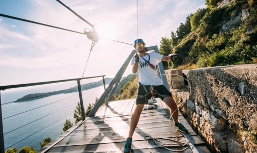 Erleben Sie Adrenalin durch die längste Meeres-Zipline in Kroatien