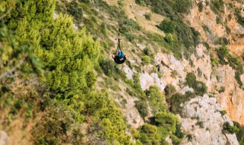 Erleben Sie Adrenalin durch die längste Meeres-Zipline in Kroatien