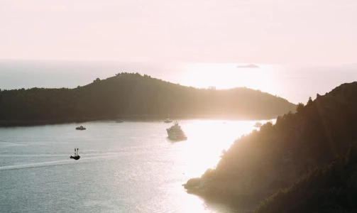 Erleben Sie Adrenalin durch die längste Meeres-Zipline in Kroatien